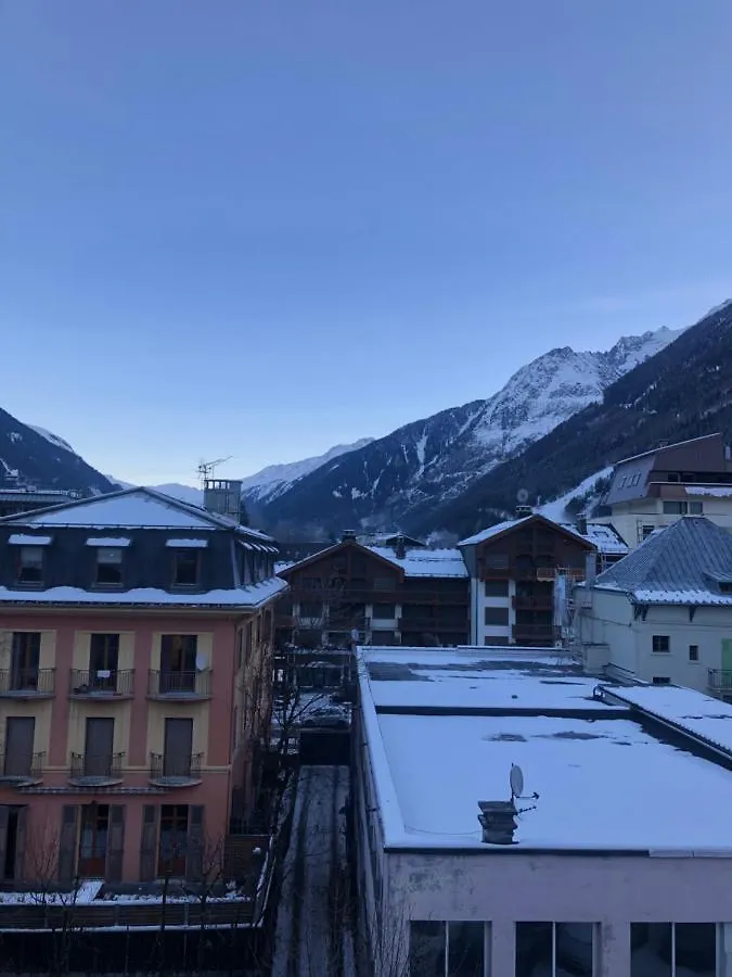 Superbe Studio Refait A Neuf Et Tout Equipe Avec Parking Chamonix